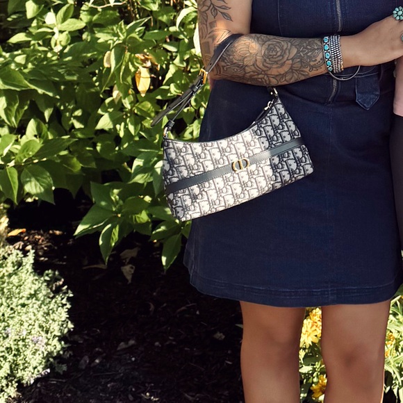 CHRISTIAN DIOR AUTHENTIC PURSE - Picture 1 of 4